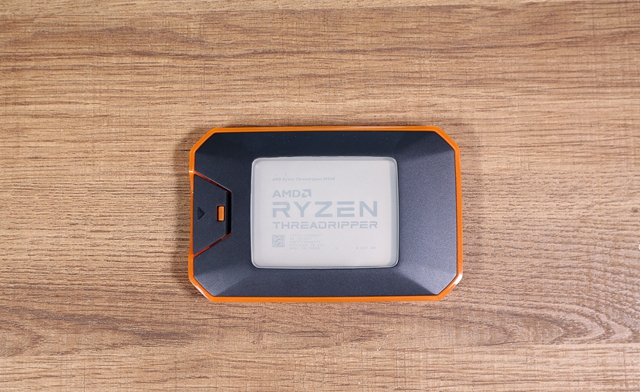 AMD線程撕裂者2990WX開箱圖賞 32核最強CPU來襲！