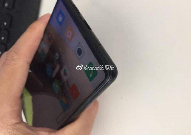 小米MIX3內(nèi)部爆料：下巴比蘋(píng)果X窄 類(lèi)似vivo NEX翻版