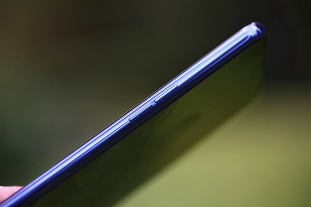 OPPO R17值得買(mǎi)嗎？OPPO R17詳細(xì)評(píng)測(cè)