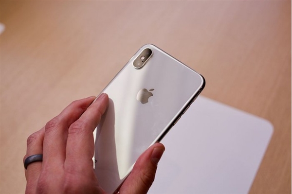 蘋果iPhone XS國行版正式開賣：8699元起，iPhone XR下月預訂