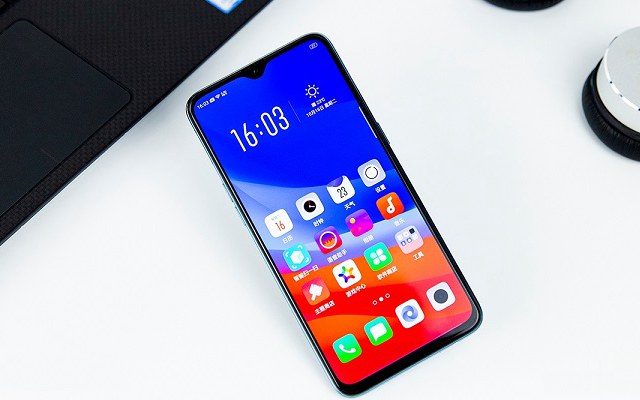 OPPO R15x真機圖賞：雙面玻璃+高顏值水滴屏,美得不可方物！