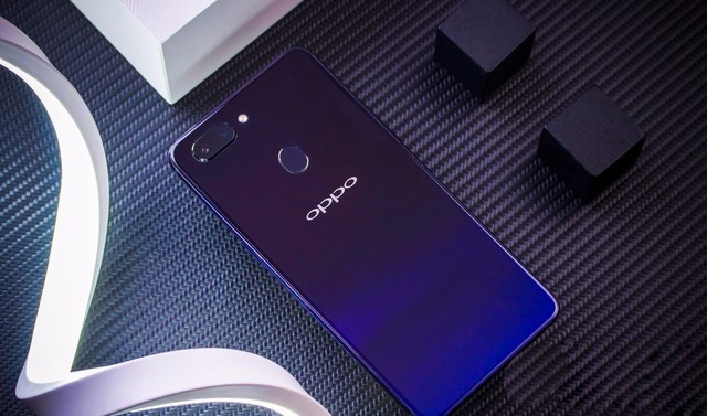 OPPO R15x和OPPO R15區(qū)別對(duì)比 OPPO R15x和OPPO R15哪個(gè)好？