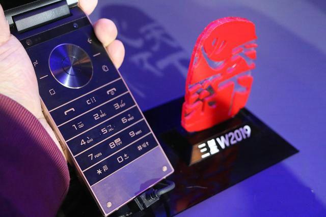 1萬多的蘋果手機太貴？三星W2019比最貴的iPhone還貴6000元