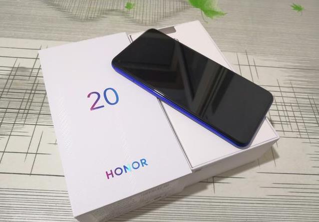榮耀20從2599元降至1999元，麒麟980+8GB+4800萬四攝