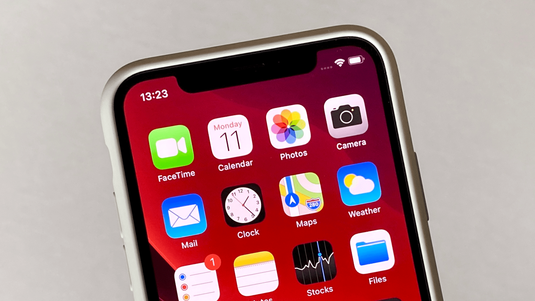 蘋果關(guān)閉iOS 13.3系統(tǒng)驗(yàn)證通道，iPhone不能降級(jí)了